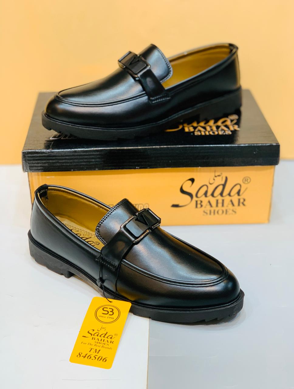 Premium men’s black loafers