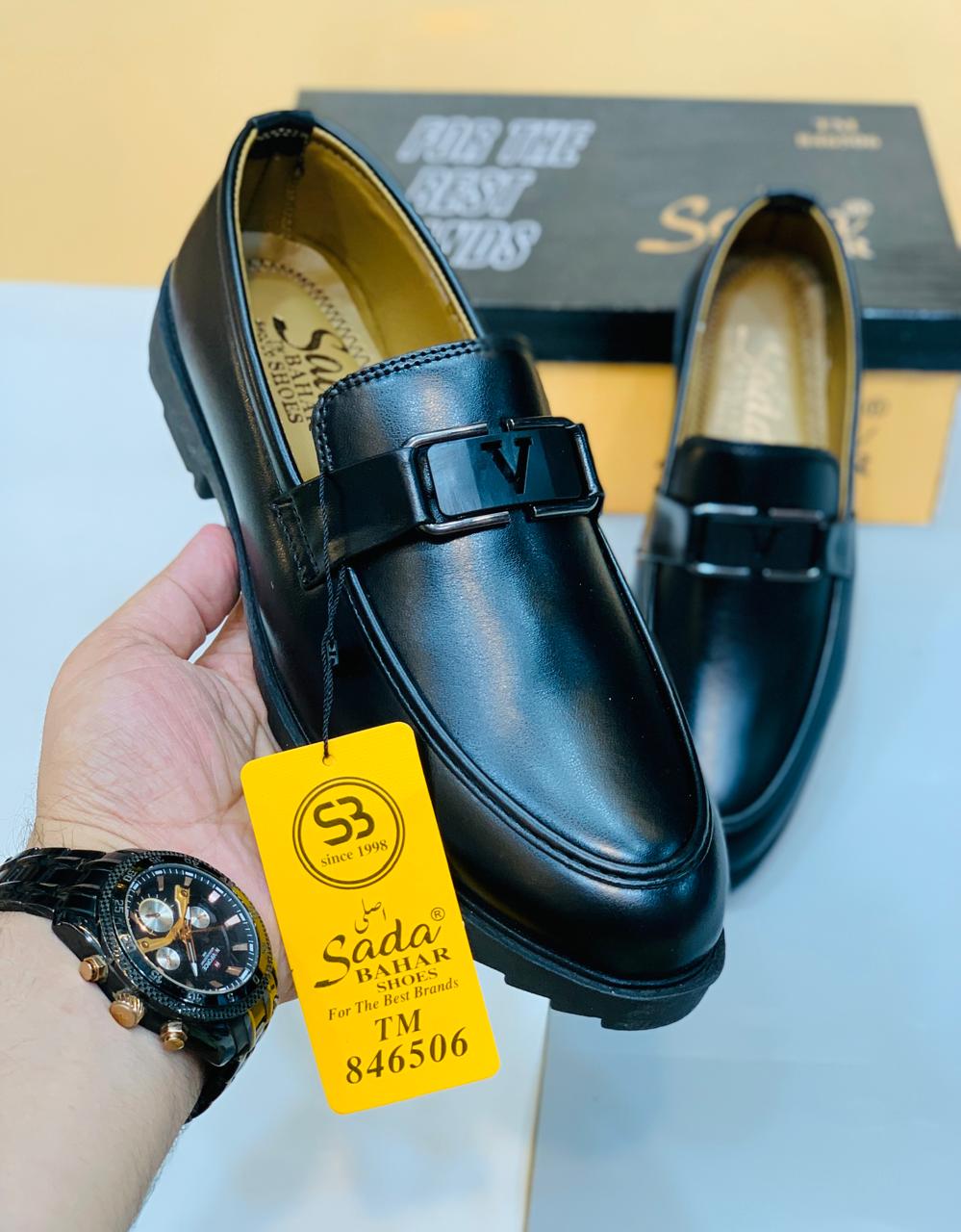 Premium men’s black loafers