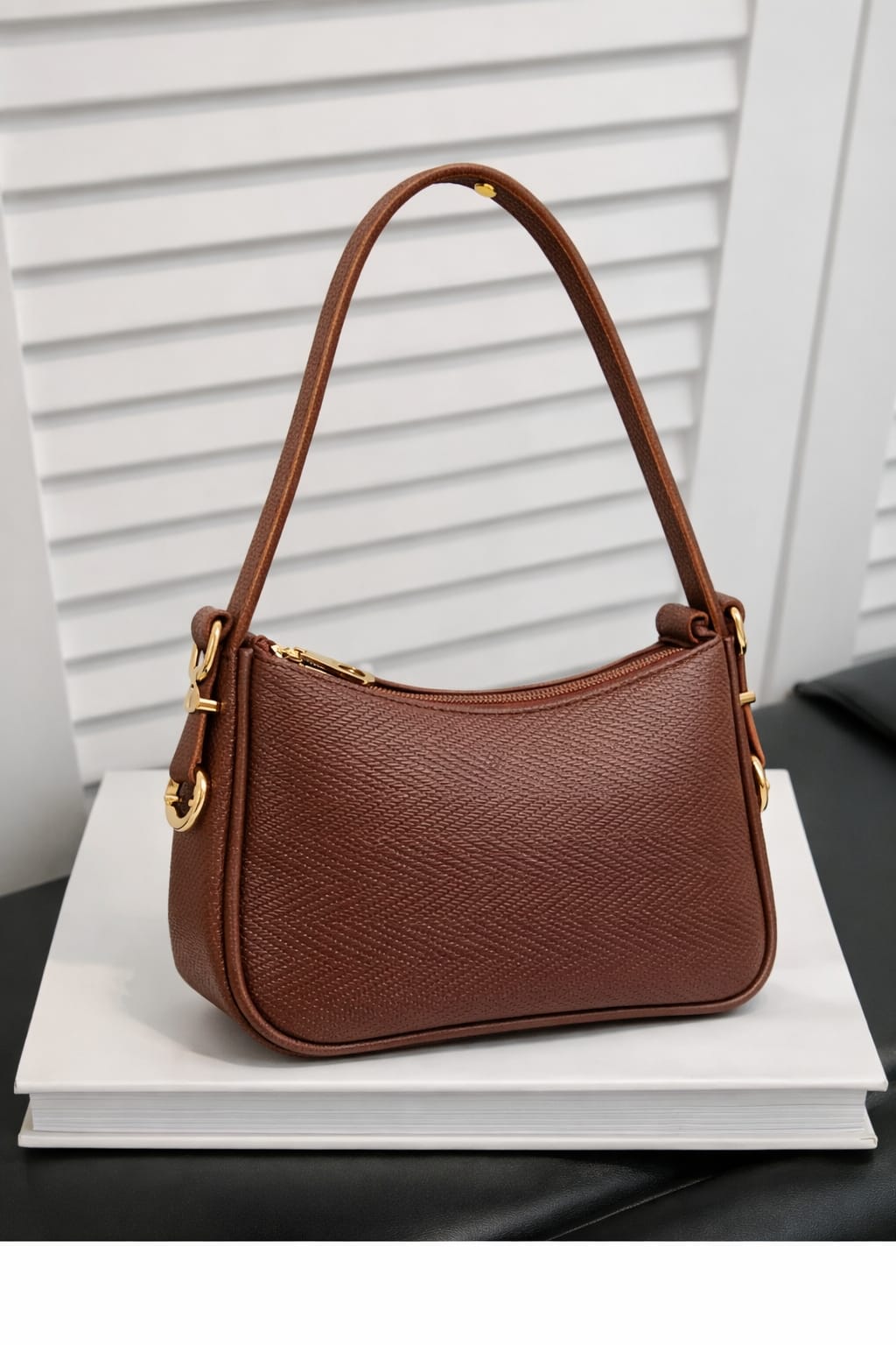 Elegant Textured Shoulder Bag – Premium & Stylish