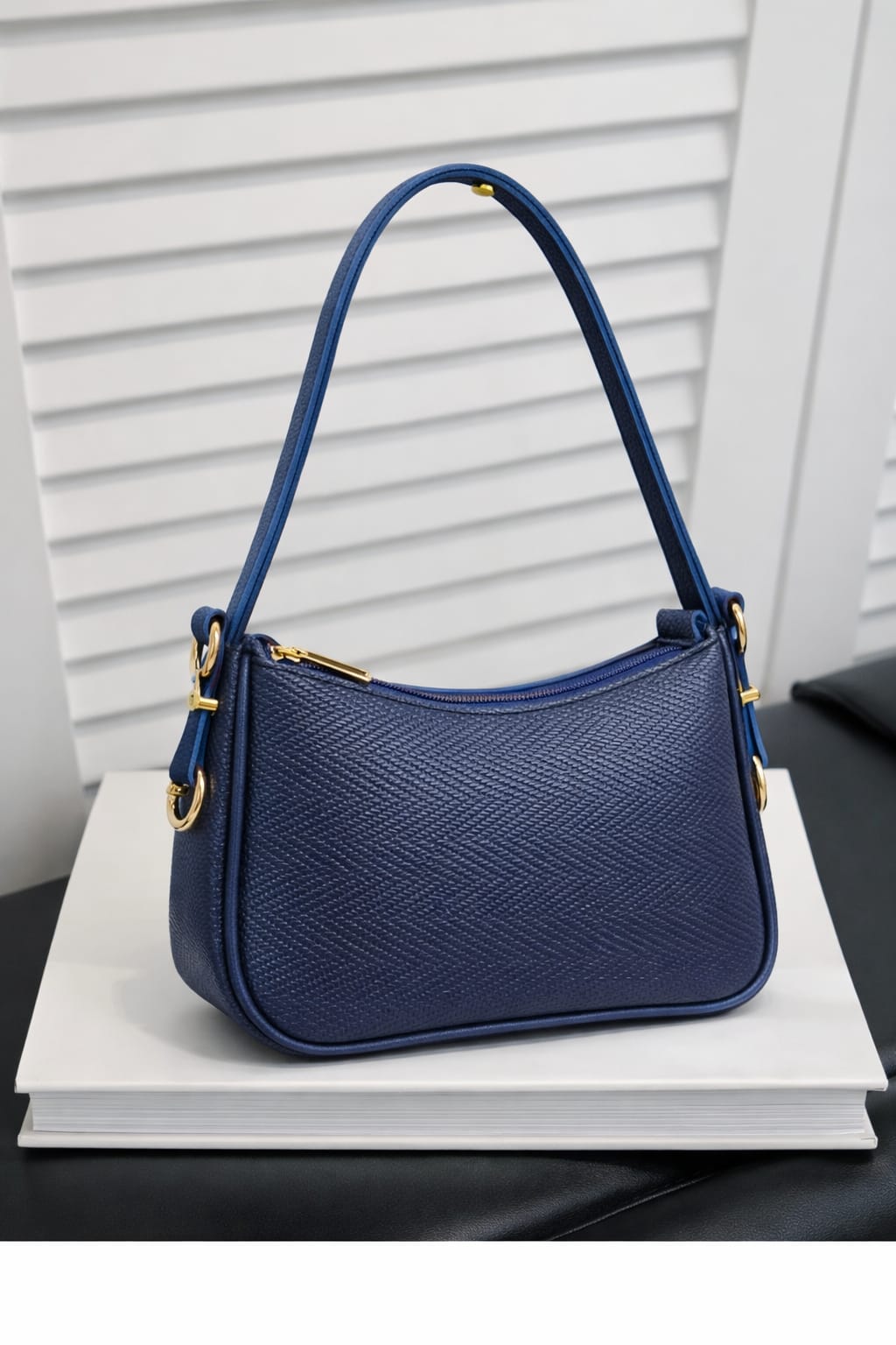 Elegant Textured Shoulder Bag – Premium & Stylish