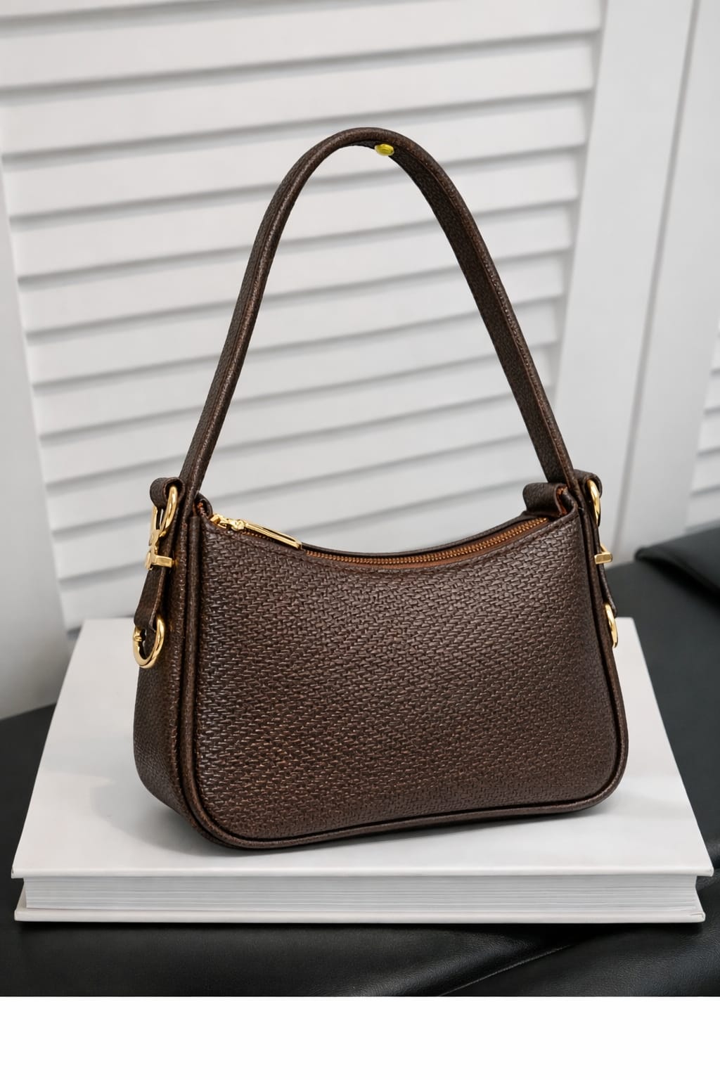 Elegant Textured Shoulder Bag – Premium & Stylish