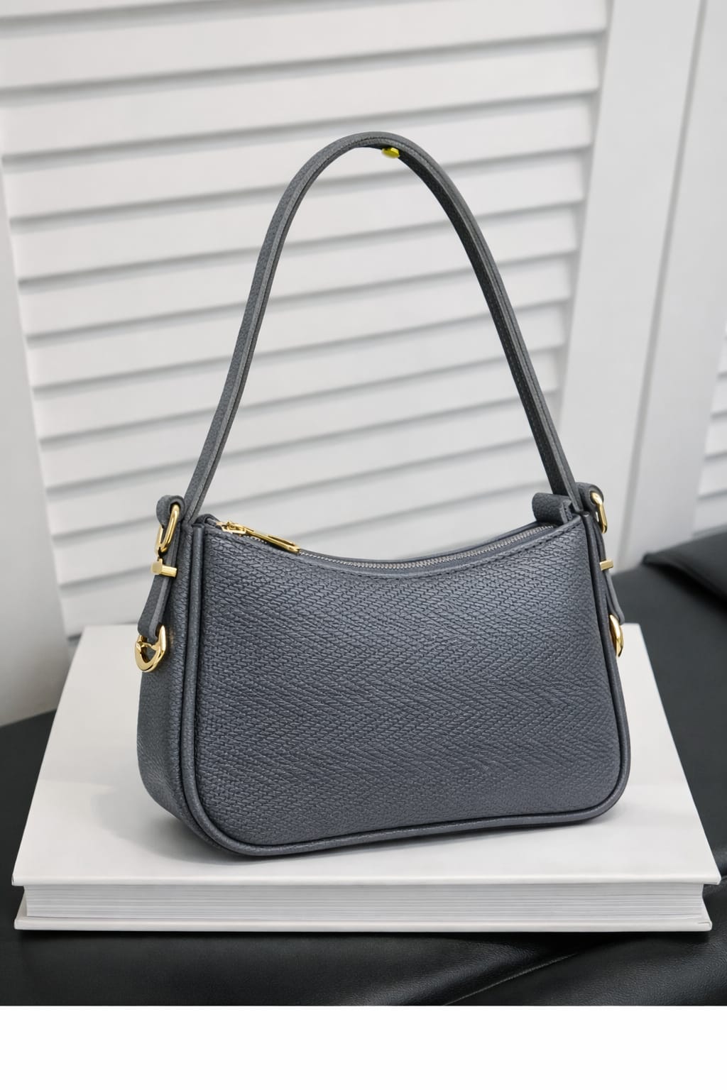 Elegant Textured Shoulder Bag – Premium & Stylish