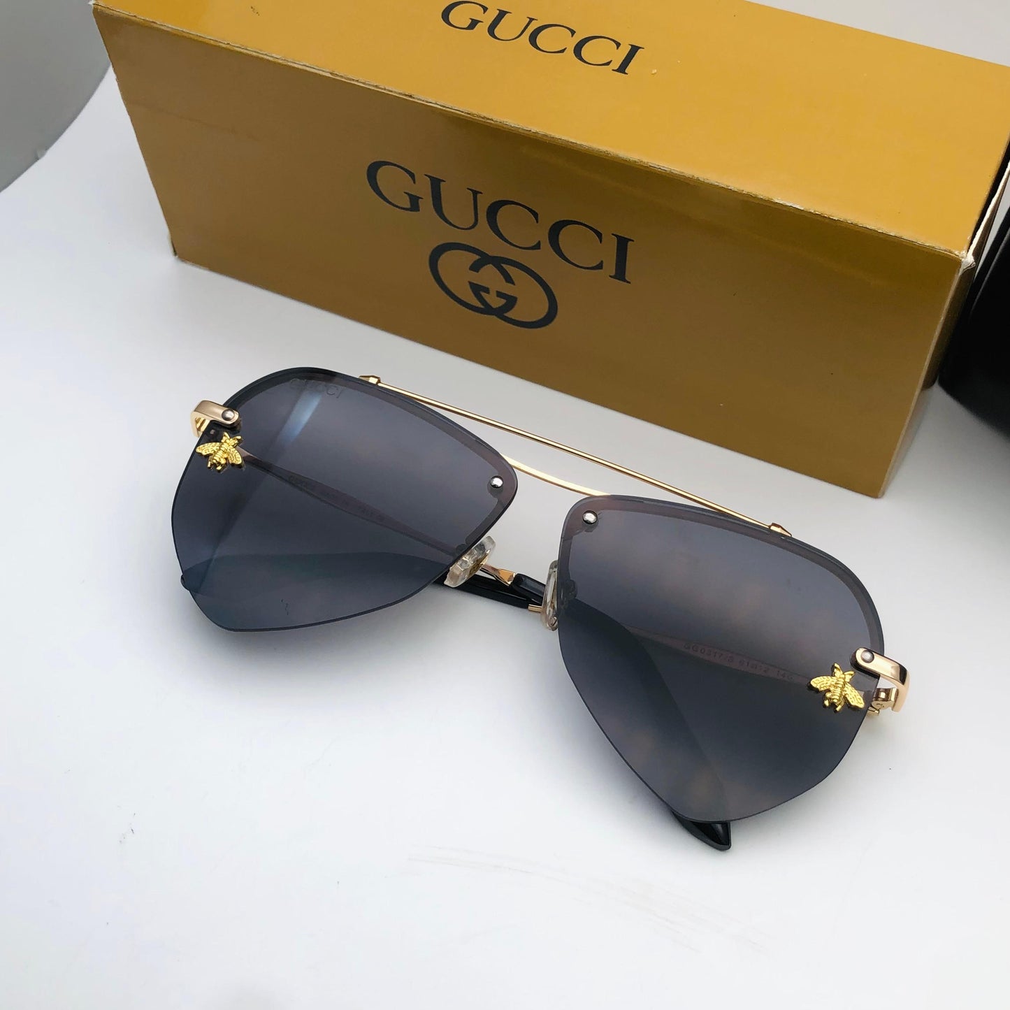 Luxury Gold Frame Aviator Sunglasses with Bee Accents
